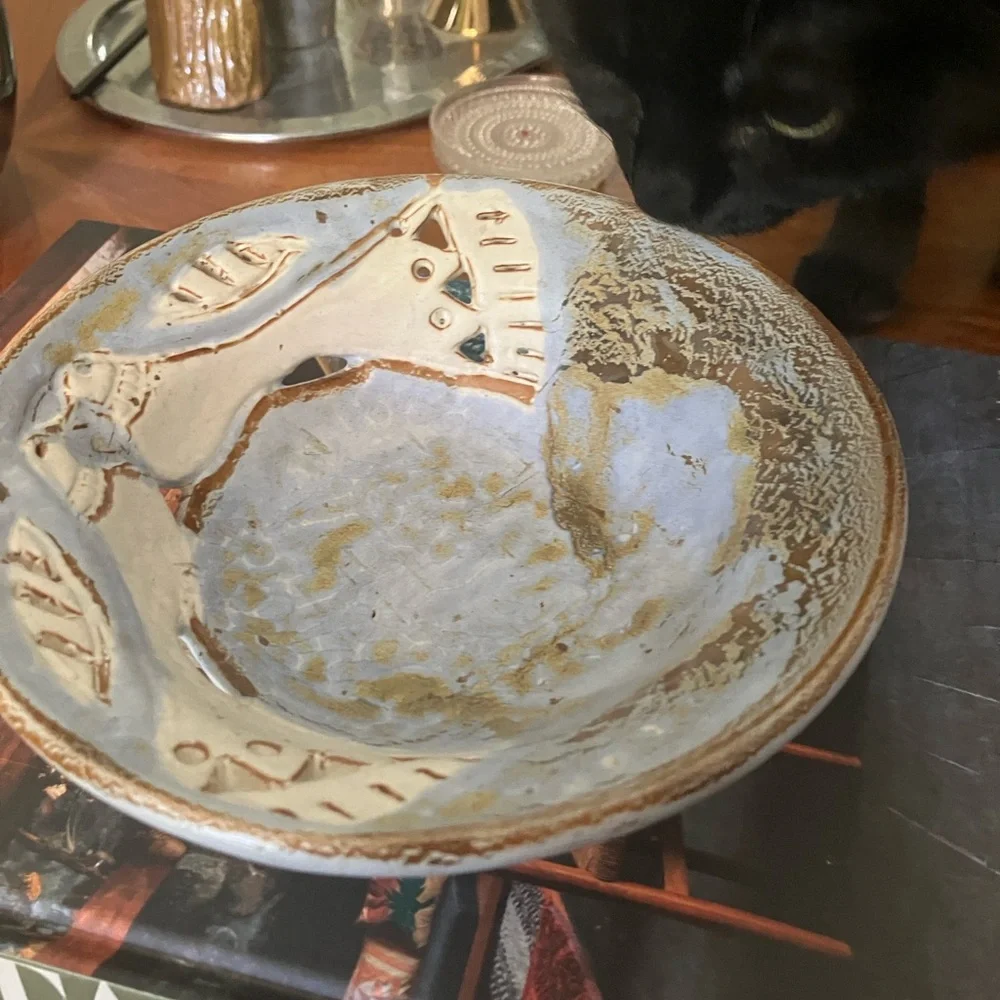 Unique Studio Pottery Bowl with Two Birds - Picture 6 of 7